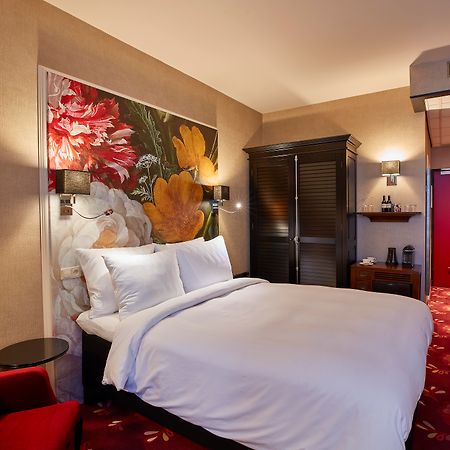 Carlton Ambassador Haia Quarto foto