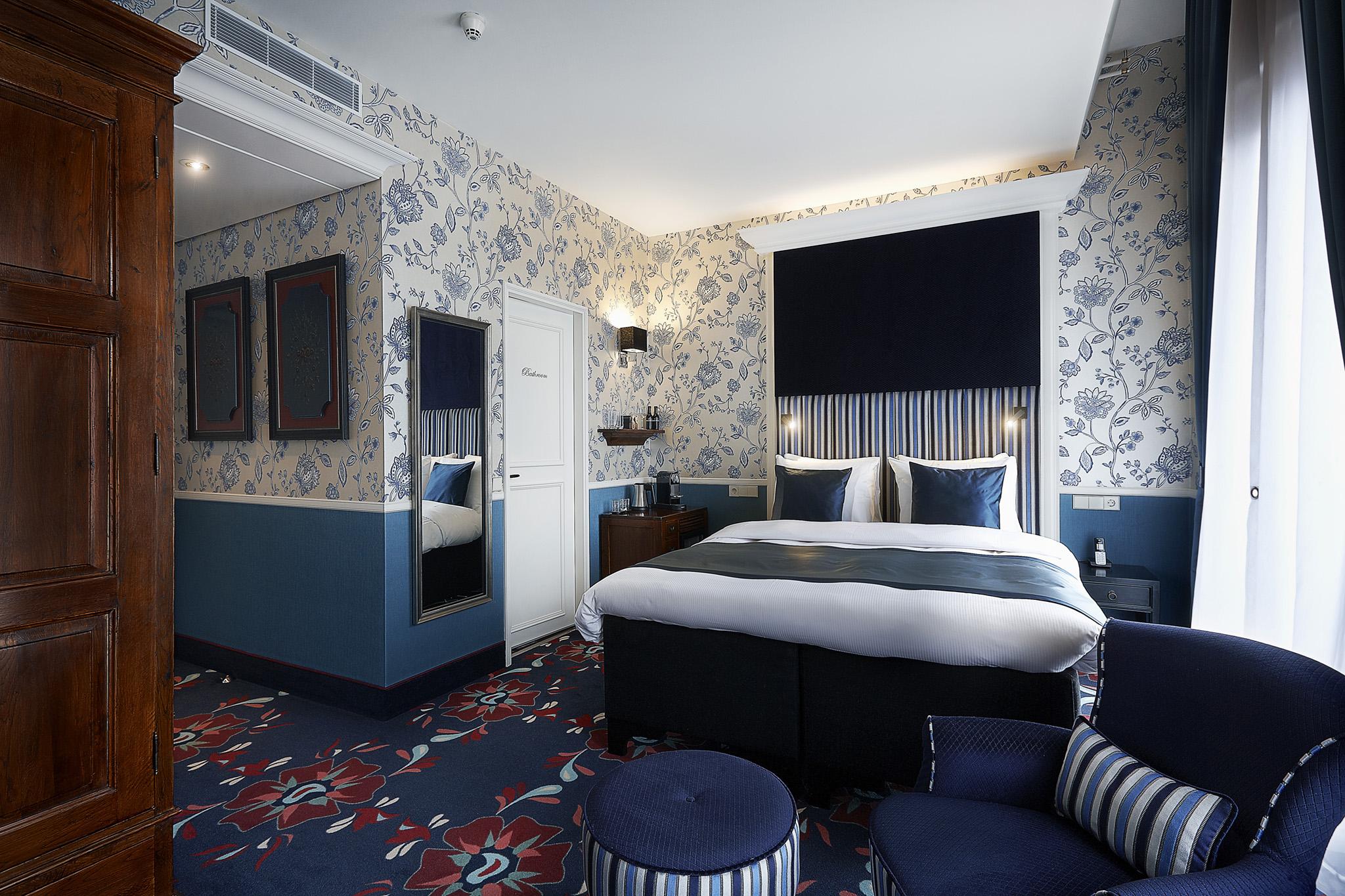 Carlton Ambassador Haia Quarto foto